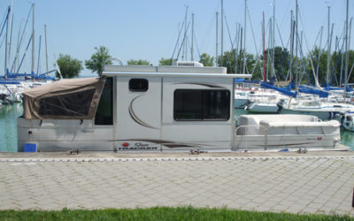 SUNTRACKER PARTY CRUISER 32 I/0 REGENCY EDITION