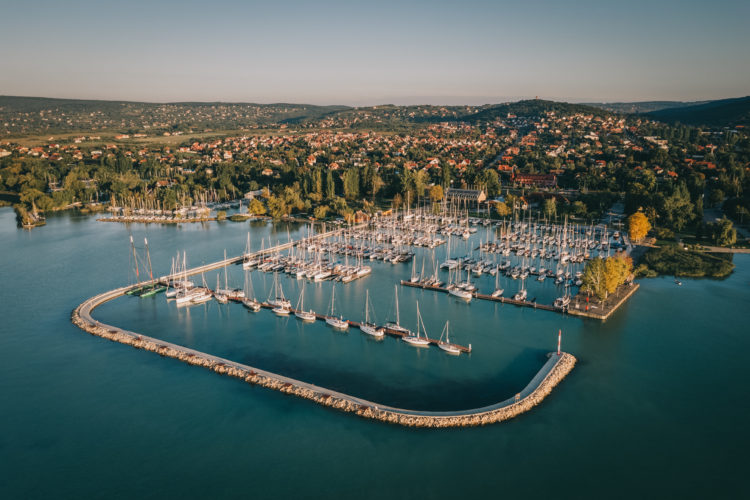 Kishajókikötő Alsóörs Marina