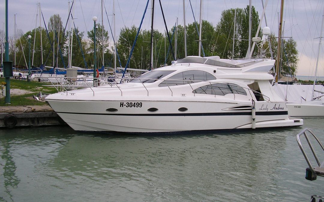 ASTONDOA 43 GLX motoros hajó